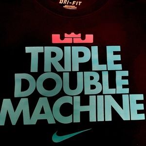 Mens Nike LeBron James T shirt (XL)